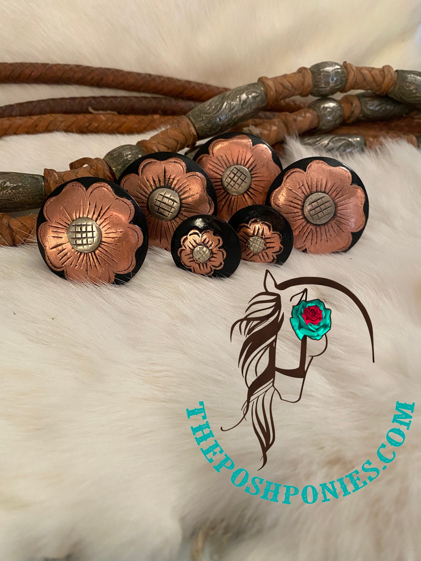 Handmade Nevada Verdi Flower Saddle Set
