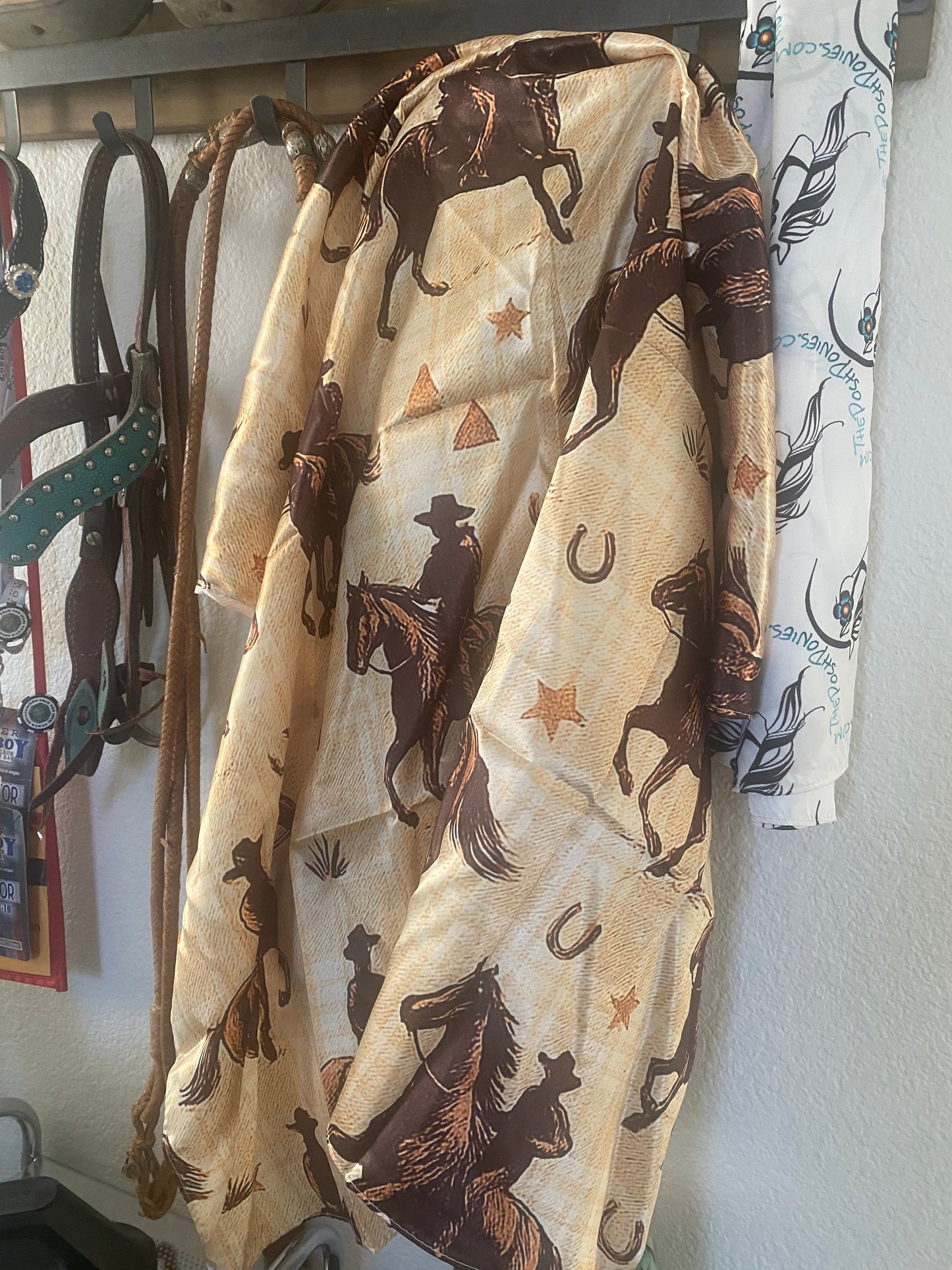 Cowboys and Horseshoes Wild Rag 35x35