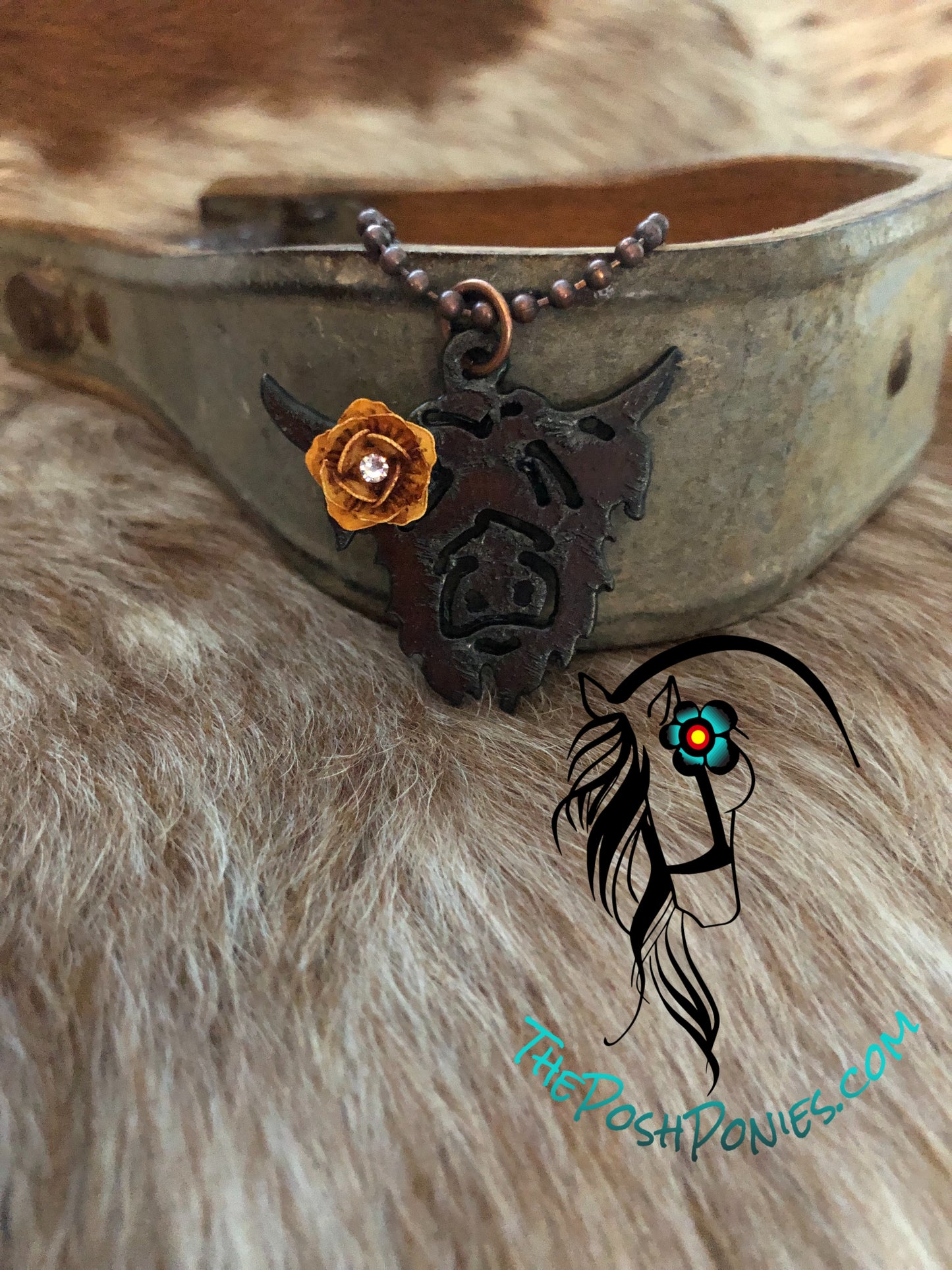 Handcrafted Rustic Flower Hottie Highlander Cut Out Necklace