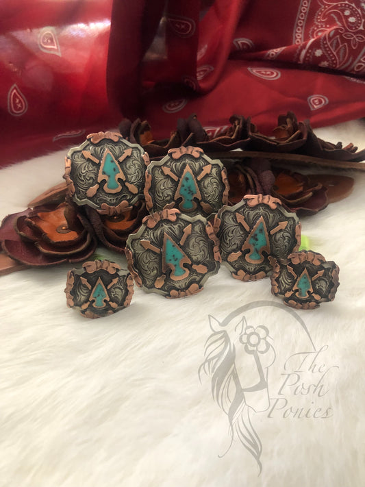 Handmade Turquoise Arrowhead Saddle Concho Set